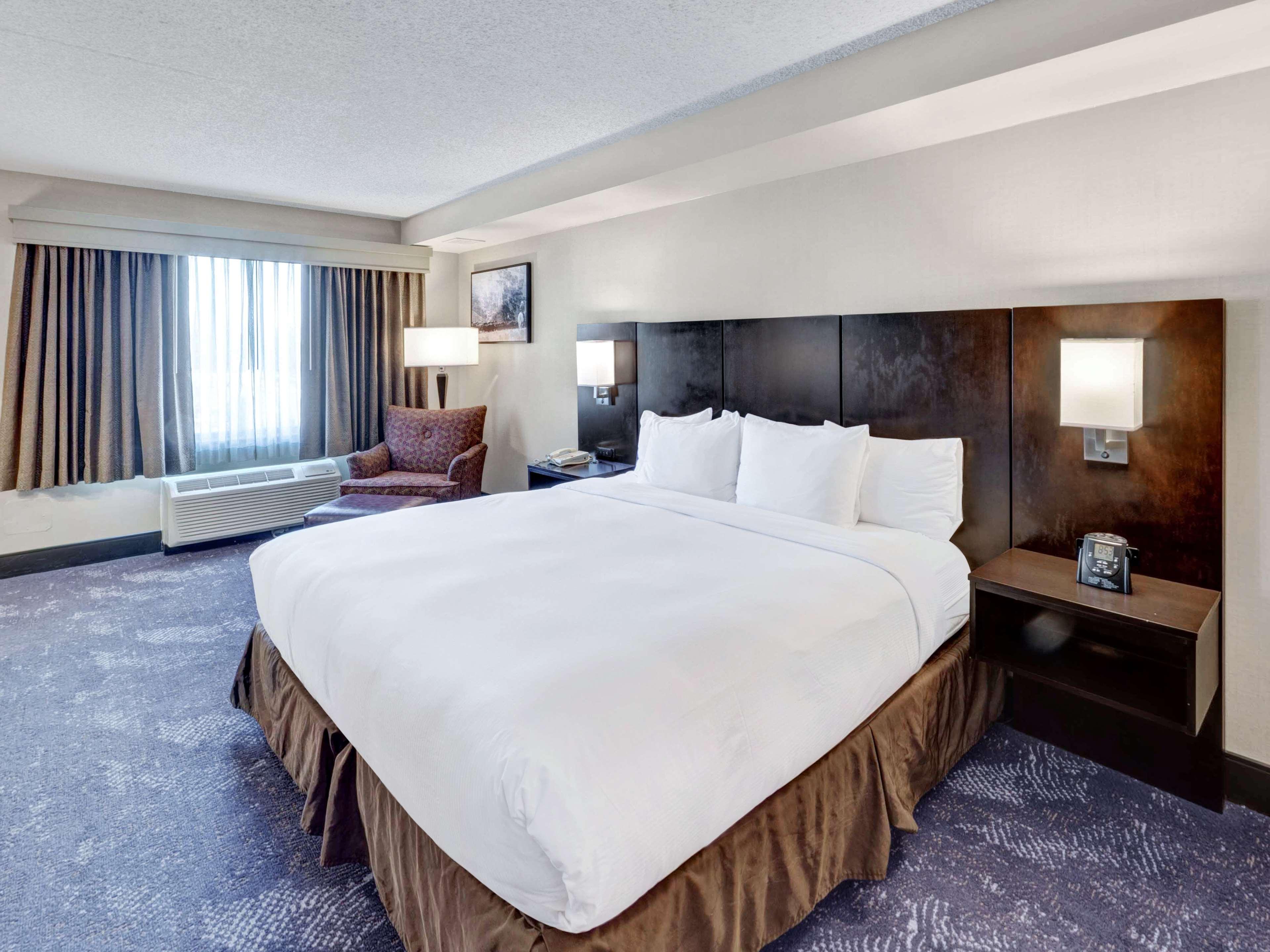 Hotel Doubletree By Hilton Wichita Airport Exterior foto