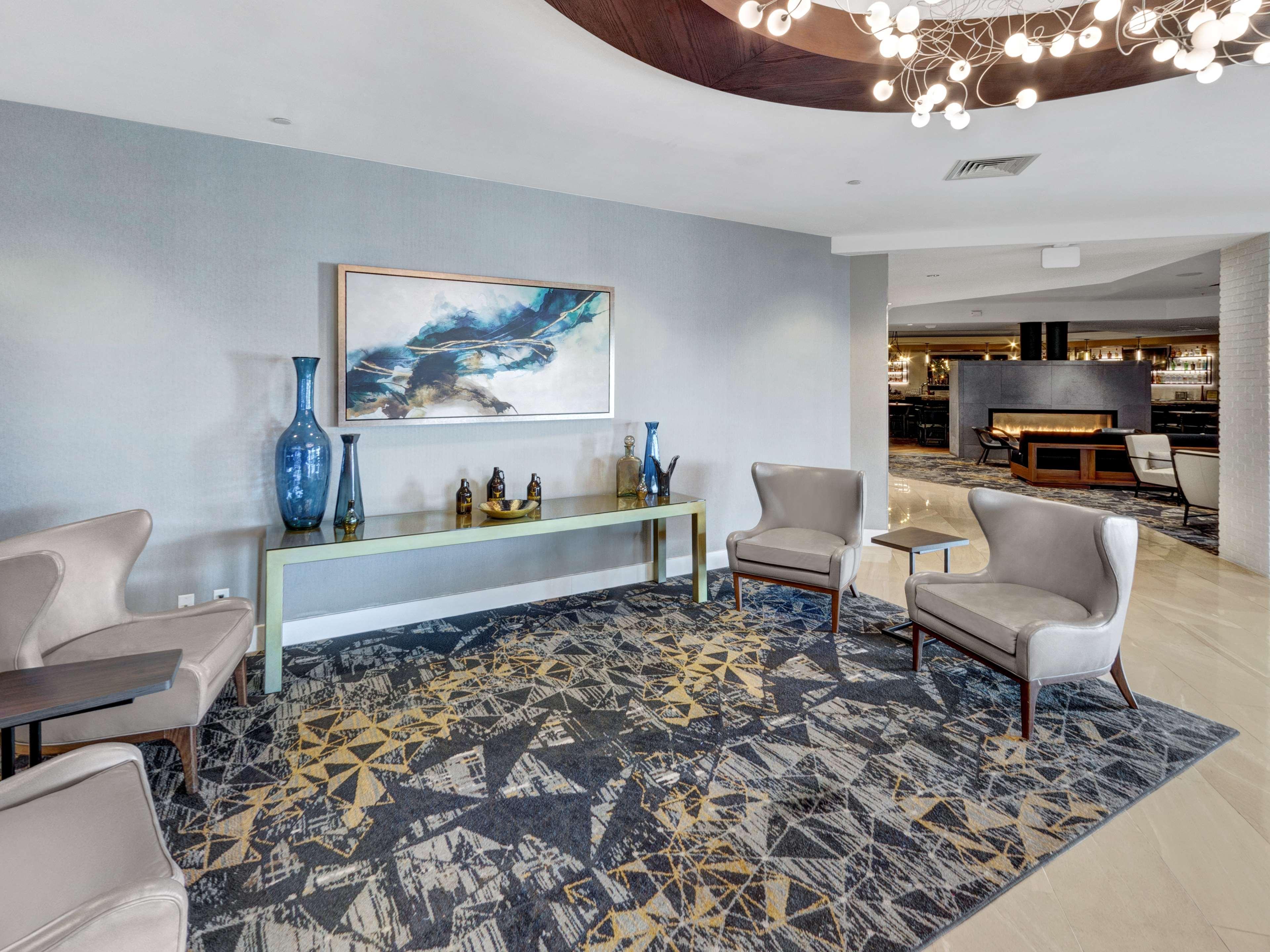 Hotel Doubletree By Hilton Wichita Airport Exterior foto