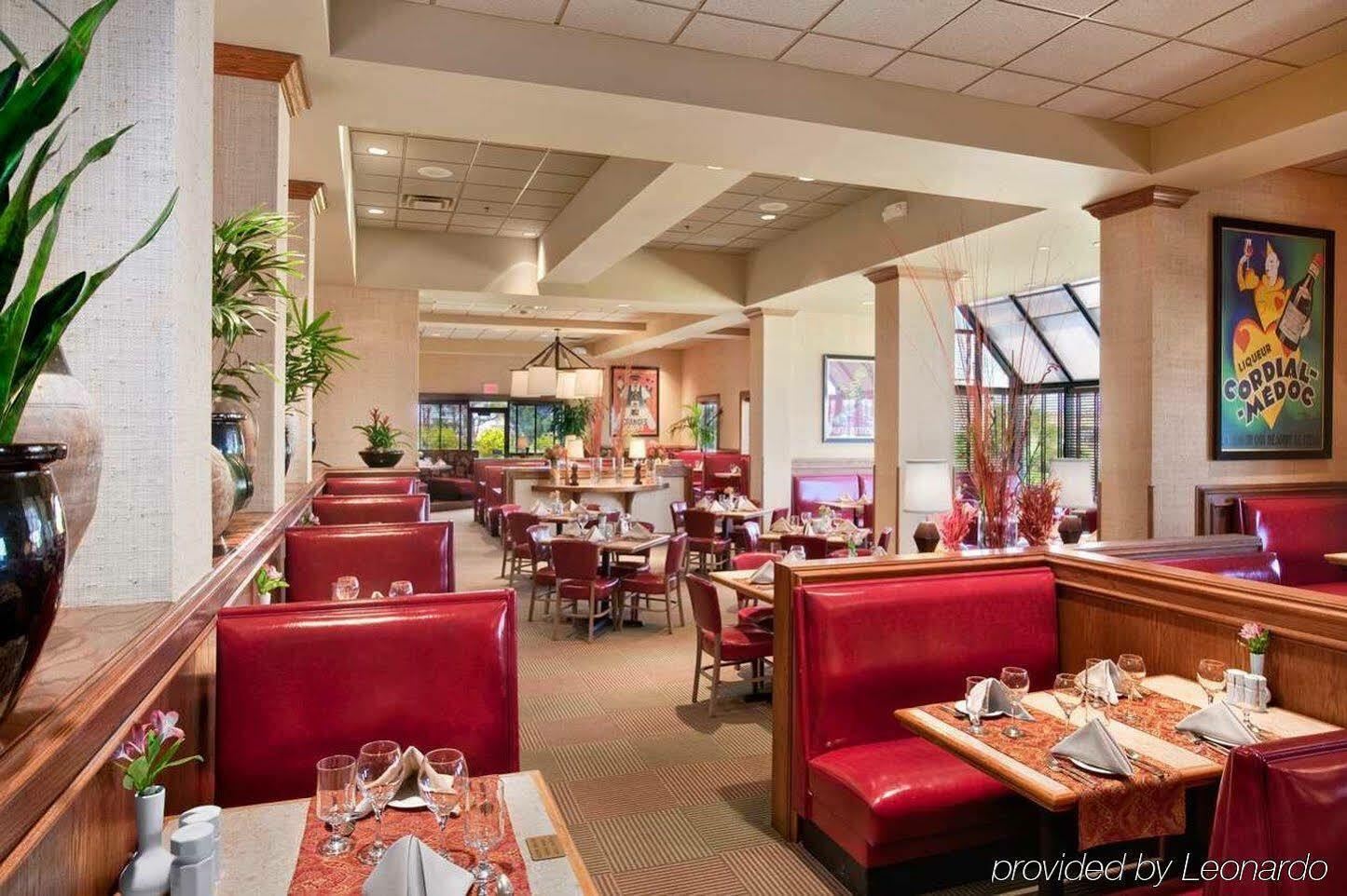 Hotel Doubletree By Hilton Wichita Airport Exterior foto