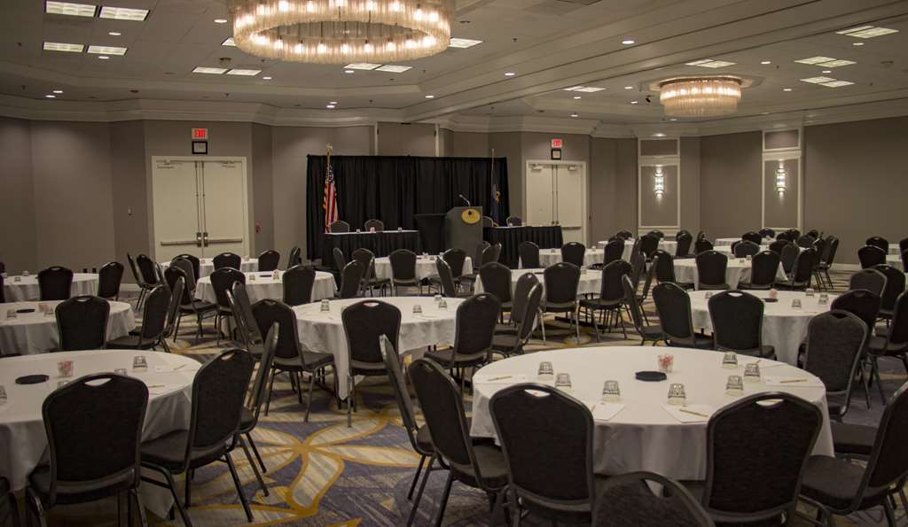 Hotel Doubletree By Hilton Wichita Airport Restaurante foto